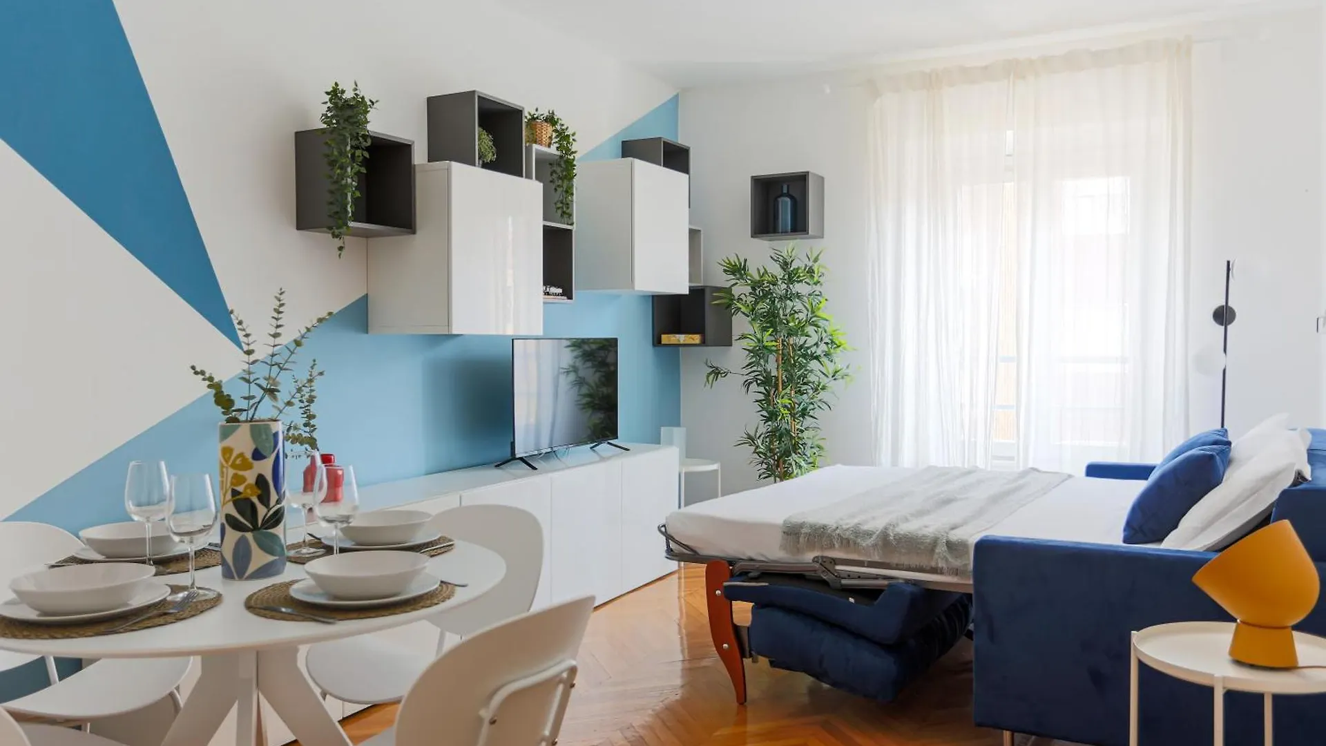 The Best Rent - Colorful Apartment In Central Station Milan