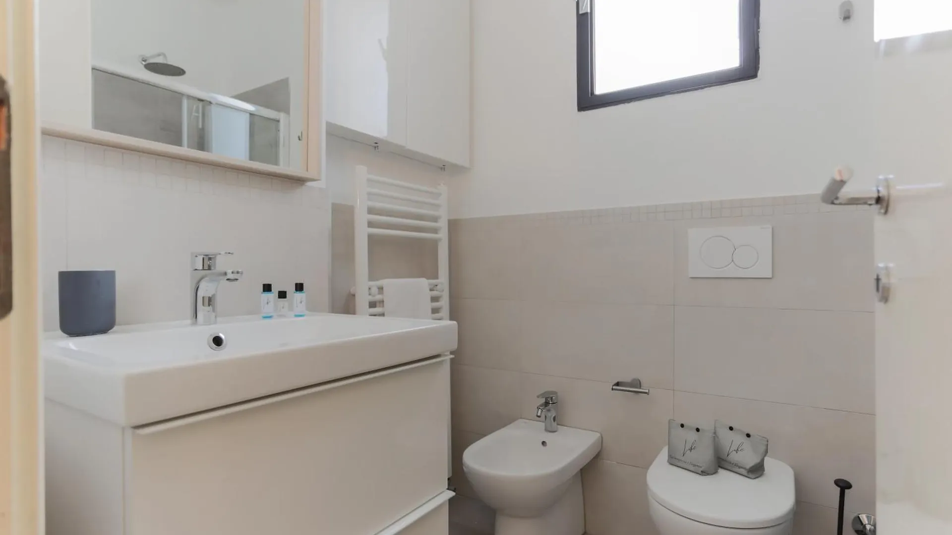 The Best Rent - Colorful Apartment In Central Station Milan