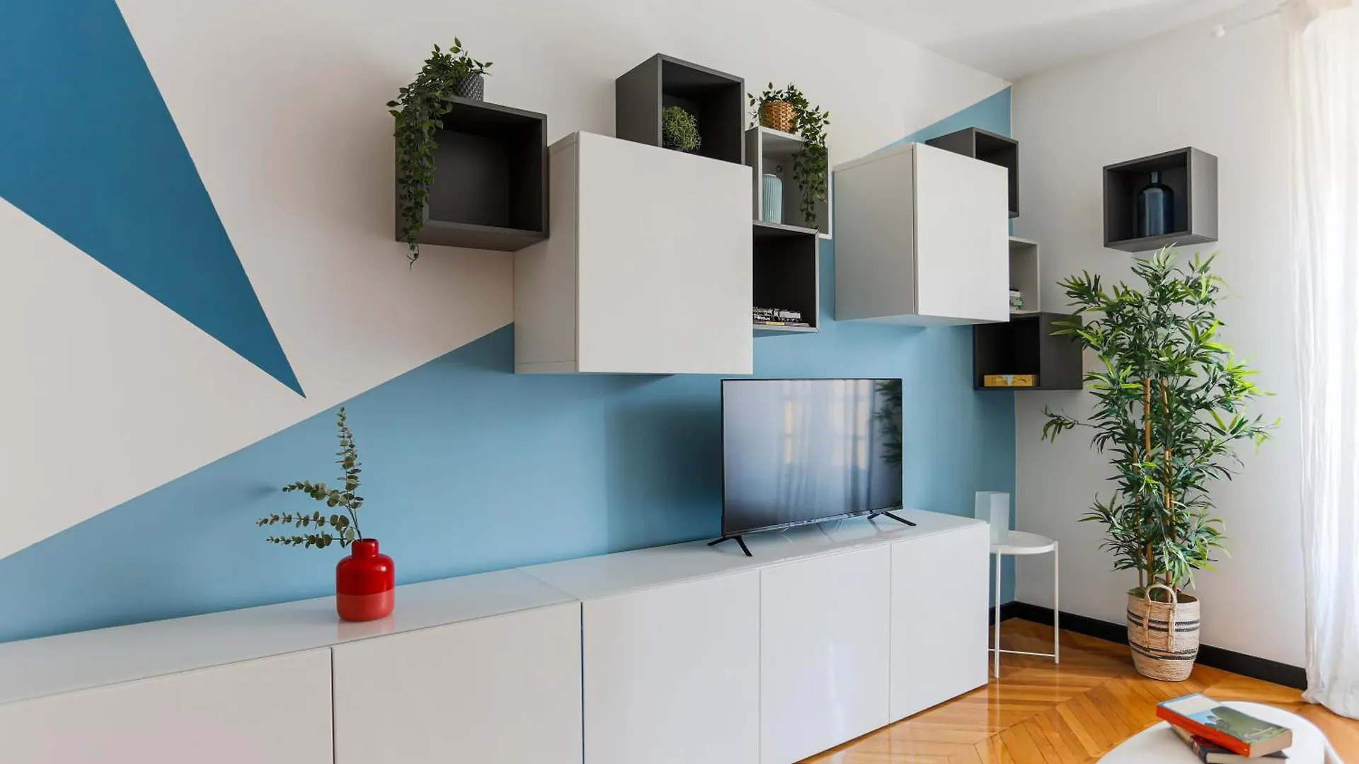 The Best Rent - Colorful Apartment In Central Station Milan