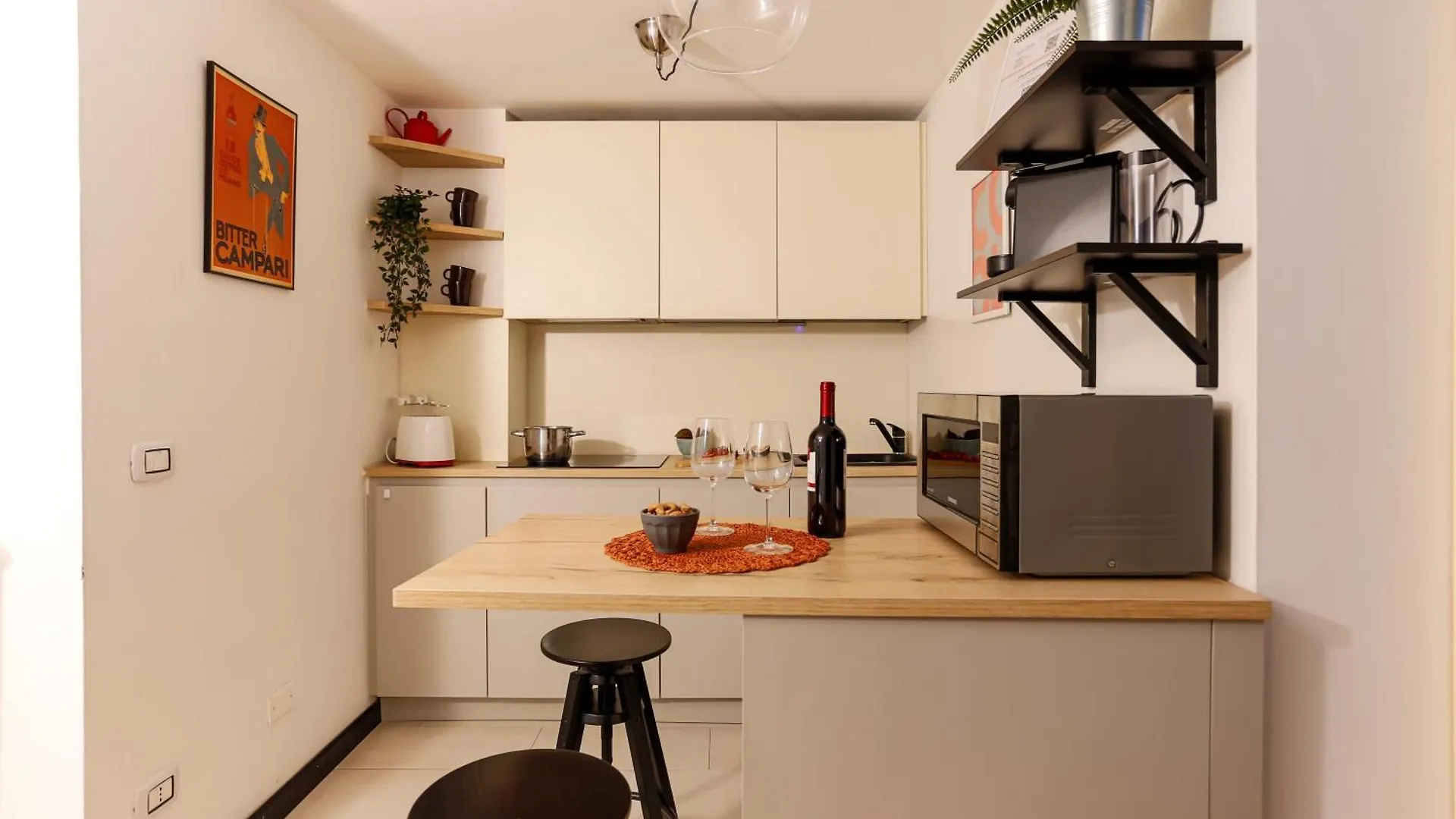 The Best Rent - Colorful Apartment In Central Station Milan Italy